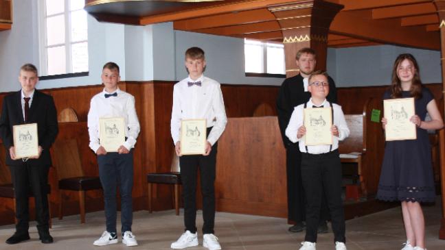 Fünf Konfirmationen in der Jemgumer Kirche