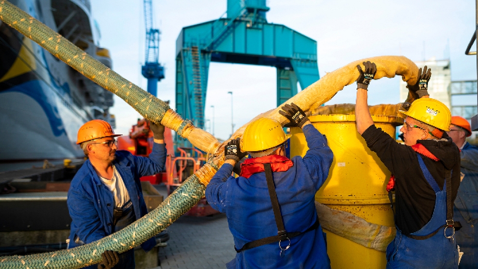 Mit den Fördermitteln für die Ausbaggerung des Papenburger Hafens soll auch der Standort der Meyer Werft gesichert werden. © Symbolfoto: Meyer Werft