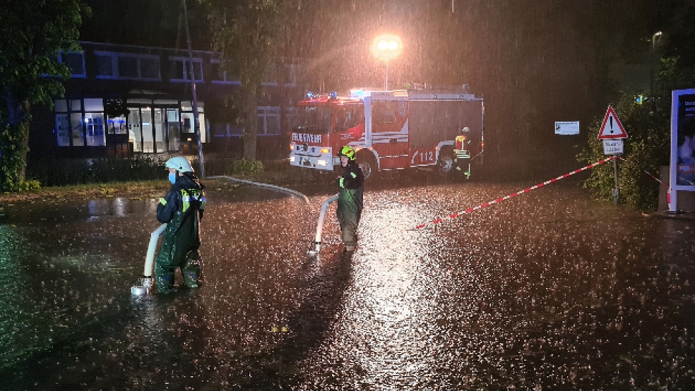 Das Unwetter am Freitagabend verursachte im Landkreis Aurich mehrere Feuerwehreinsätze und Sachschäden.  © Feuerwehr