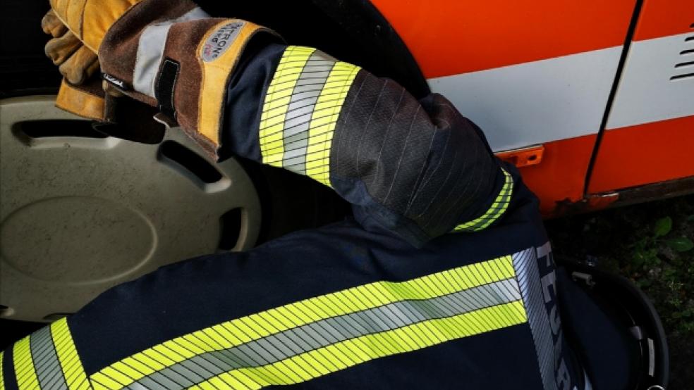 Die Reifen eines Busses waren heiß gelaufen. Einen Brand konnte die Feuerwehr aber nicht feststellen. © Feuerwehr Bunde