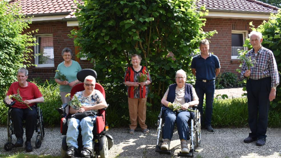 Dem neu gewählten Heimbeirat gehören an (von links): Harald Naatjes, Helene Nagel, die 2. Vorsitzende Engeline Boer, Maria Petrat, Christa Gossel, Heimleiter Andreas Cramer und der 1. Vorsitzende Johann Haken. © Foto: Altenzentrum