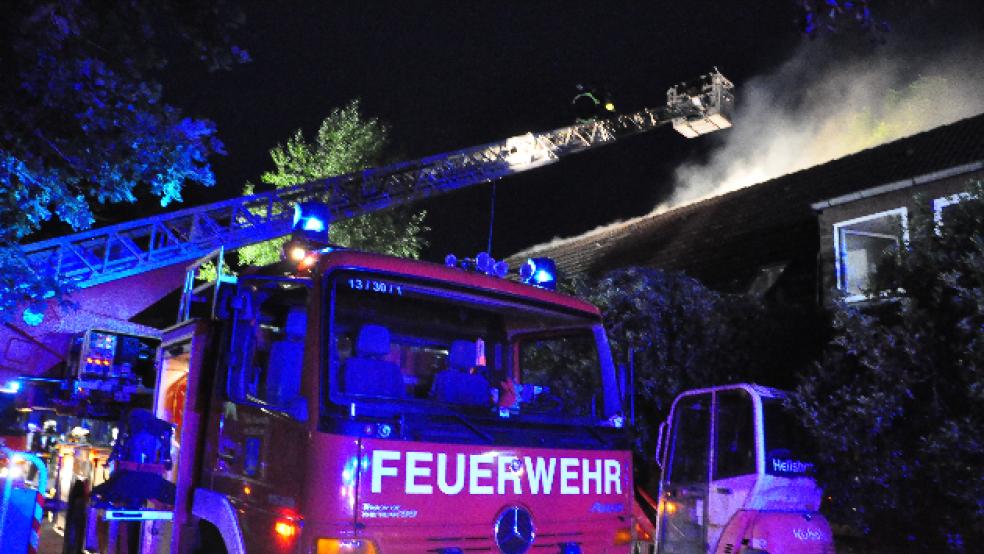 Beim Brand mit einem Toten in einem Haus am Westerende in Leer trafen Polizeibeamte auf weitere 