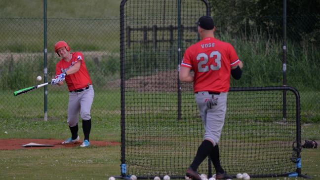 Ackern für das erste Baseball-Spiel im Rheiderland