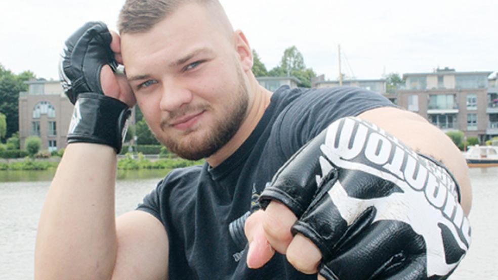 Der 20-Jährige Timo Lührsen aus Hesel trainiert seit zwei Jahren MMA. Den Reiz an den gemischten Kampfkünsten macht für ihn die Vielseitigkeit des Sports und der gegenseitige Respekt der Kämpfer aus.  © Foto: Berents