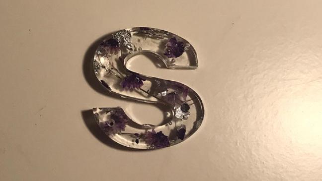 Anhänger aus Kunstharz basteln