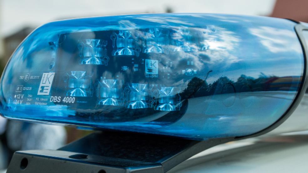 Ein 22-jähriger Autofahrer, der keine Fahrerlaubnis besaß, verweigerte die Herausgabe der Fahrzeugpapiere und versuchte, den Ort der Polizeikontrolle zu verlassen. © Foto: Pixabay