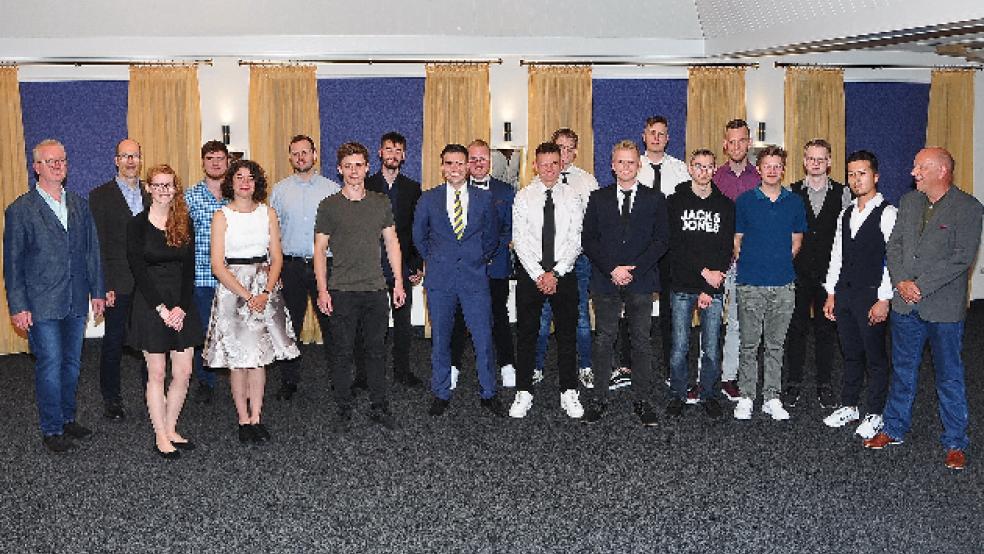 Zu den neuen Fachkräften gehören auch vier Rheiderländer. © Foto: Wolters