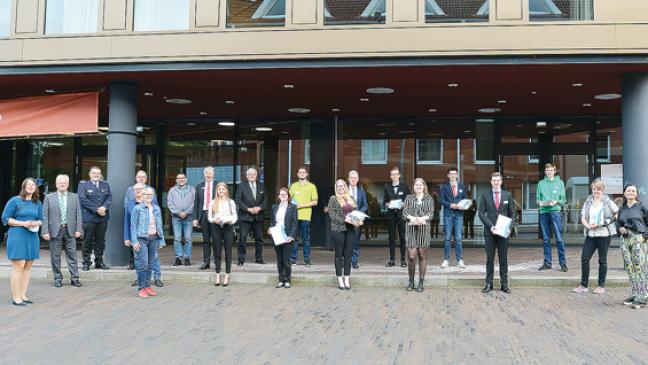 Ehrung für Lena Buntjer und Sönke Klock