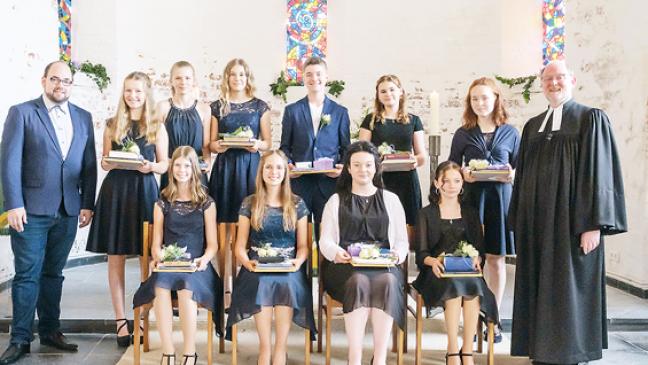 Zehn Jugendliche in Bingum konfirmiert