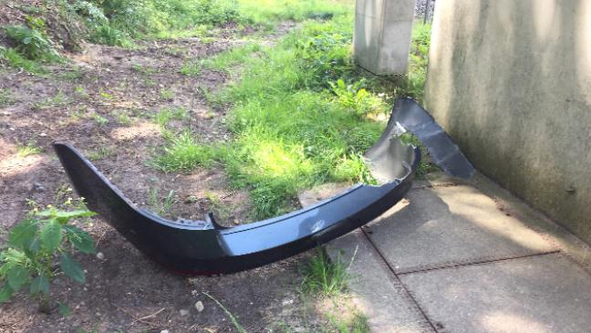 Auto kollidiert mit Zug