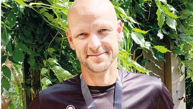 Ostfriese schafft es zum Iron Man auf Hawaii