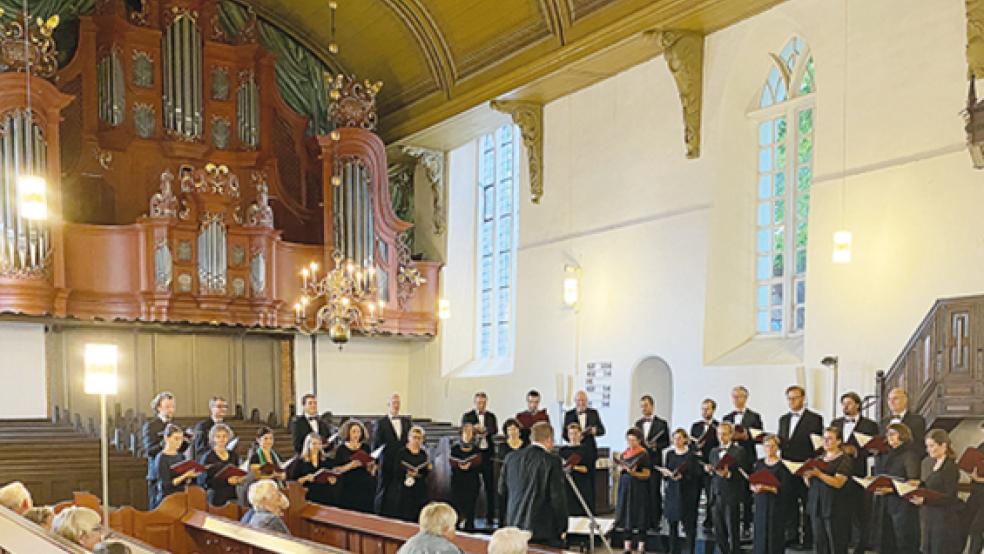 Die 37 Sängerinnen und Sänger des Thüringischen Akademischen Singkreises kommen inzwischen aus ganz Deutschland.  © Fotos: Kuper