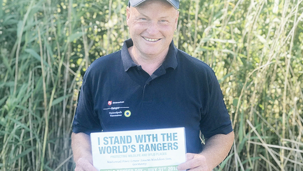 Nationalpark-Ranger Frank Penner informiert jedes Jahr zum World Ranger Day über seinen Beruf und die Situation seiner Kolleginnen und Kollegen weltweit.  © Foto: Nationalparkverwaltung 