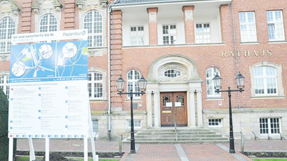 Wer zieht als Bürgermeister oder Bürgermeisterin ins Rathaus der Stadt Papenburg ein? Diese Frage soll spätestens am 26. September beantwortet sein.  © Foto: Schade