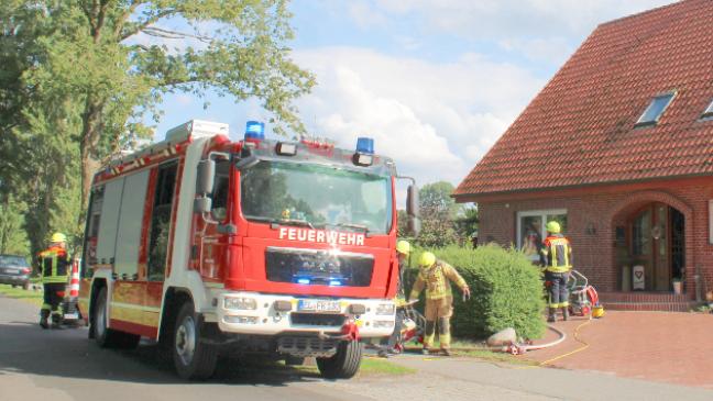 Feuerwehr Diele hilft bei Gebäudebrand in Brual