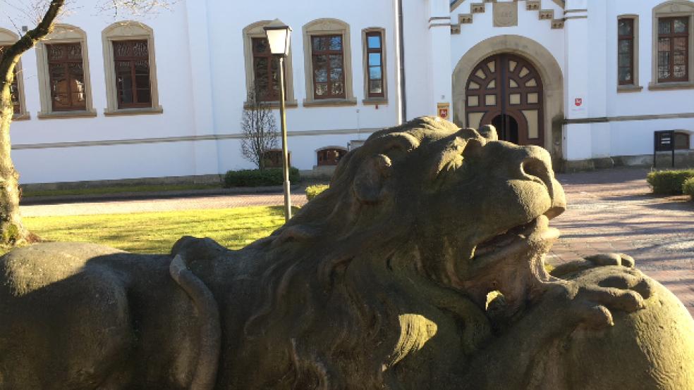 In der Emder Psychiatrie verfasste der Angeklagte Zettel und Briefe, bezeichnete sich als »Gott« und »Jesus«. © RZ-Archiv