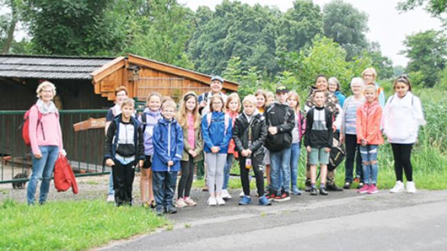 Viertklässler unternahmen Wanderung nach Weenermoor