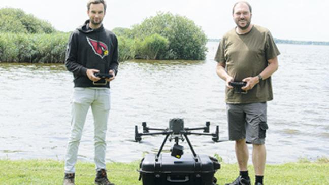 Mit einer Drohne Schwalben beobachten