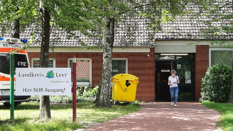 Wegen der für Ende September geplanten Schließung des Impfzentrums in Hesel bestellt der Landkreis Leer nur noch kleinere Impfstoff-Lieferungen. © Foto: Szyska