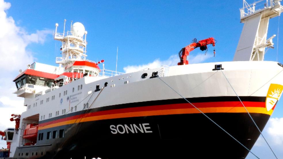 Aufbruch zur nächsten Expeditionsreise: Das auf der Meyer Werft in Papenburg erbaute Forschungsschiff »Sonne« hat Emden für die nächste Expeditionsreise verlassen. © Foto: Assies