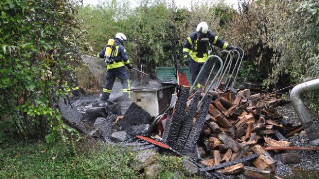 Gartenhütte ein Raub der Flammen