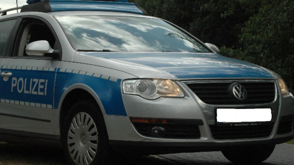 Die Auricher Polizei fahndet nach dem Überfall auf eine 84-Jährige nach dem Täter. © Szyska