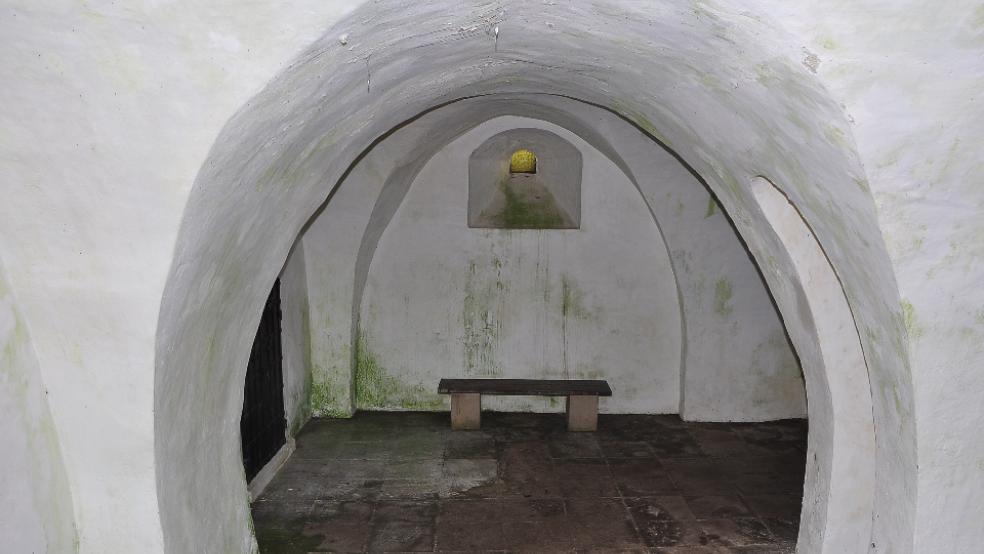 Das alte Gemäuer ist in die Jahre gekommen. Feuchtigkeit ist das Hauptproblem. Eine Sanierung ist notwendig.  © Foto: Wolters