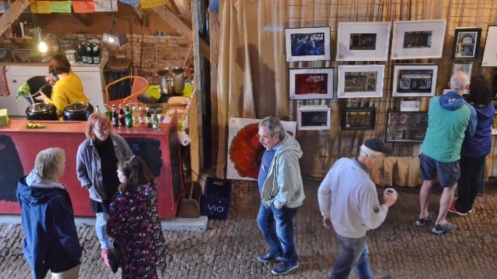 Insgesamt 14 Künster stellen heute und morgen im Gulfhof von Catharina Bockhacker in Ferstenborgum aus. © Ammermann / hoe