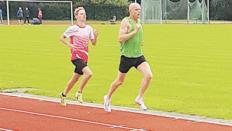 Marco Tammen (rechts) konnte bei den Grenzlandspielen in Leer seine 800-Meter-Zeit verbessern.  © Foto: privat
