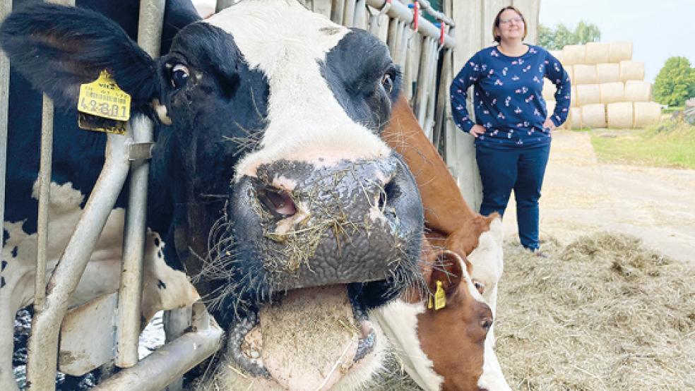 Steffi Brink aus Vellage hat sich zur Bauernhofpädagogin ausbilden lassen.  © Foto: Boelmann