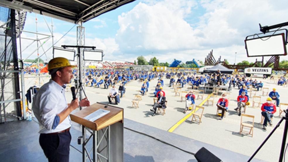 Auf Betriebsversammlungen Ende Juli hatte Betriebsratsvorsitzender Nico Bloem die Belegschaft um Zustimmung für das Zukunftspaket gebeten.  © Archivfoto: Meyer Werft
