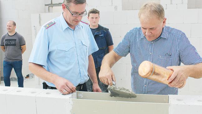 Nächstes Jahr werden Kartons geschleppt