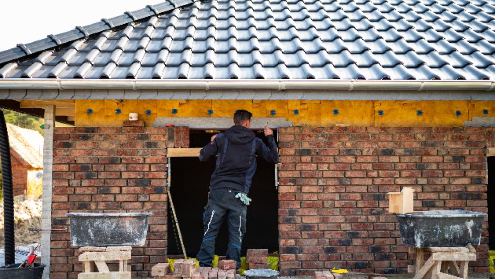 Läuft alles reibungslos, könnte in Jemgum im Winter 2022 gebaut werden, in Ditzum dann im Frühjahr 2023. © Symbolfoto: Schulze (dpa)