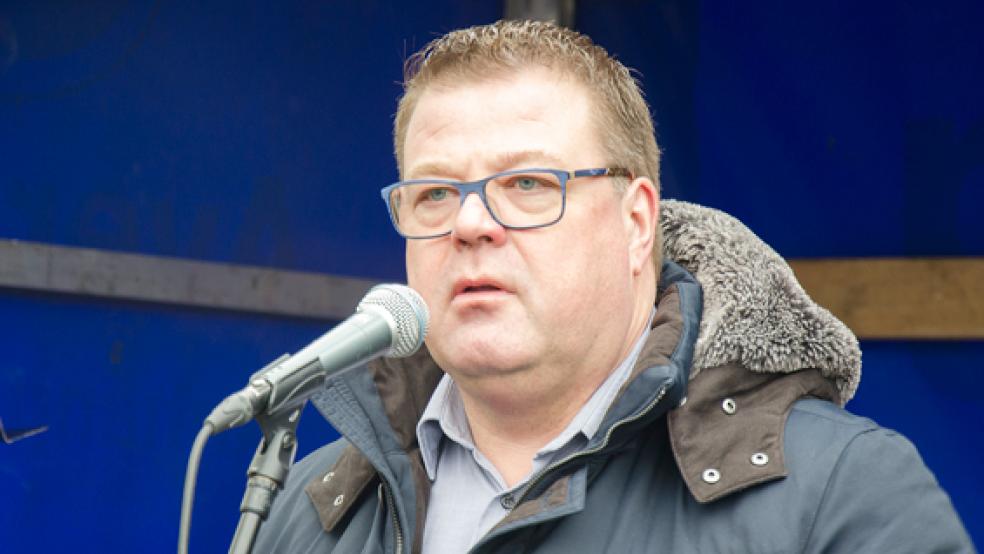 Auch IG Metall-Bevollmächtigter Thomas Gelder wettert gegen Werftchef Bernard Meyer.  © Archivfoto: Hanken