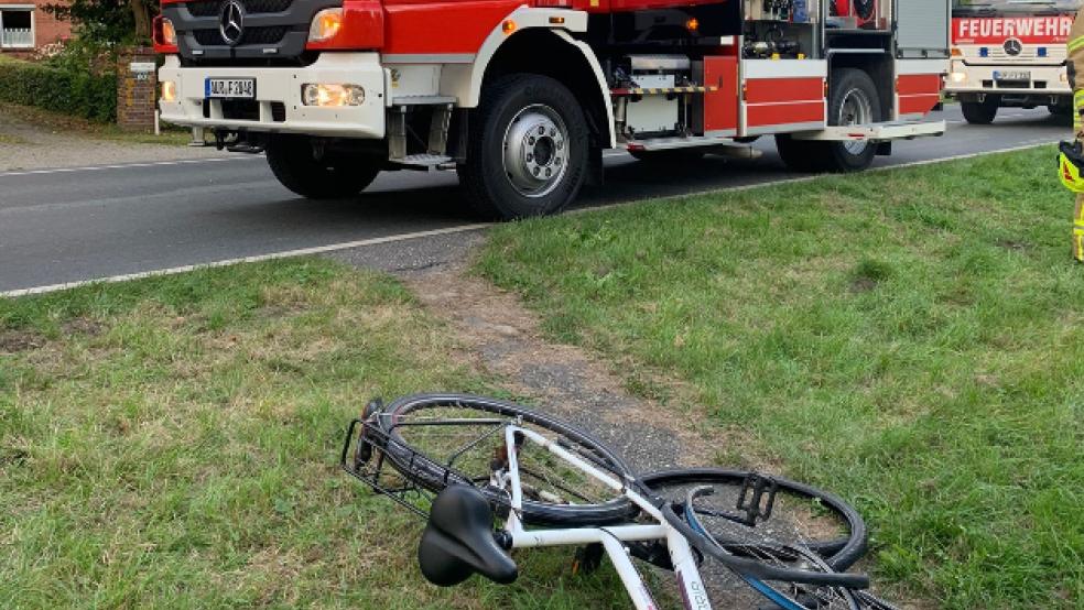 Für die Dauer des Einsatzes musste die Jannes-Ohling-Straße voll gesperrt werden. © Feuerwehr