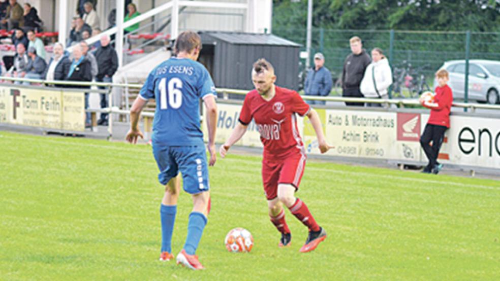 Im Ostfriesland-Cup mussten sich Vladislav Bertram und der TV Bunde dem TuS Esens mit 2:3 geschlagen geben.  © Foto: Born