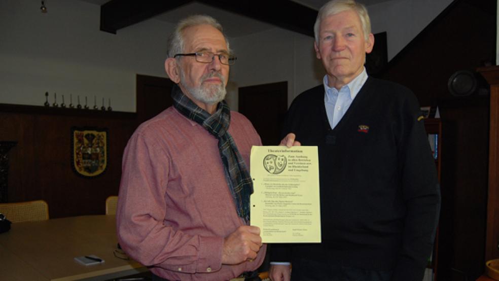 Fred Klinkhardt (links), hier mit Bernd Seeringer, verlässt den Vorstand des Freundeskreises Landesbühne.  © Archivfoto: Hoegen