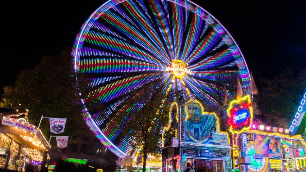 Ein Riesenrad soll leuchten, wenn der »Bliede Park« auf der Großen Bleiche in Leer veranstaltet wird. © Archivfoto: Sandra Abbas