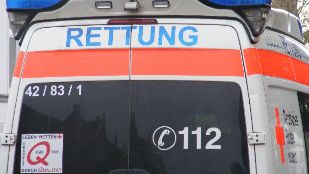 Der Fahrer des Sattelzugs wurde bei dem Unfall leicht verletzt und musste ins Krankenhaus gebracht werden. © Szyska