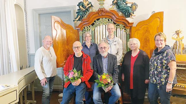 Mini-Orgel, Krebsbücher und Sonnenrollos