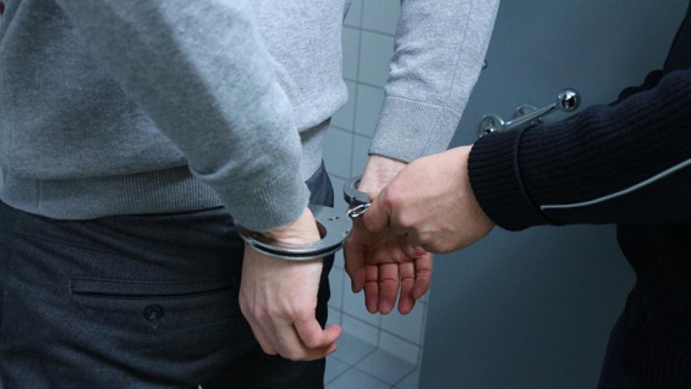 Die Polizei musste in Leer einen 29-jährigen Ladendieb in Gewahrsam nehmen, da er sehr aggressiv war.  © Symbolfoto: Pixabay