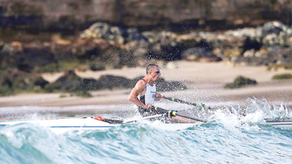 Der Auricher Maiko-Benedikt Remmers hat sich bei der Weltmeisterschaft im Coastal Rowing achtbar geschlagen.  © Foto: Deutscher Ruderverband