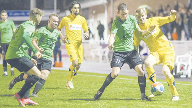Firrel holt deutlichen Derbysieg in Leer