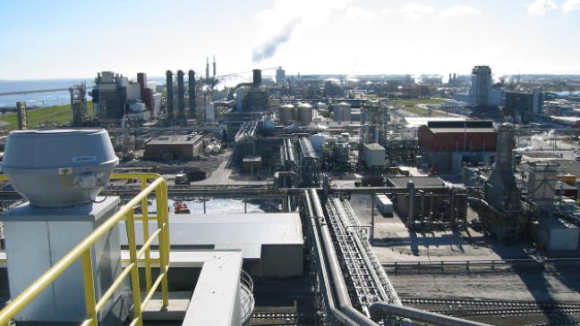 Weitere Chemiefabrik an der Emsmündung