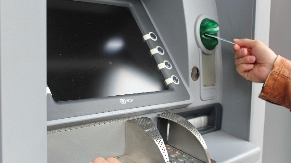 Sie spucken nicht nur Geld aus, sondern fressen es auch: Geldautomaten sind für Banken sehr kostenintensiv. © pixabay