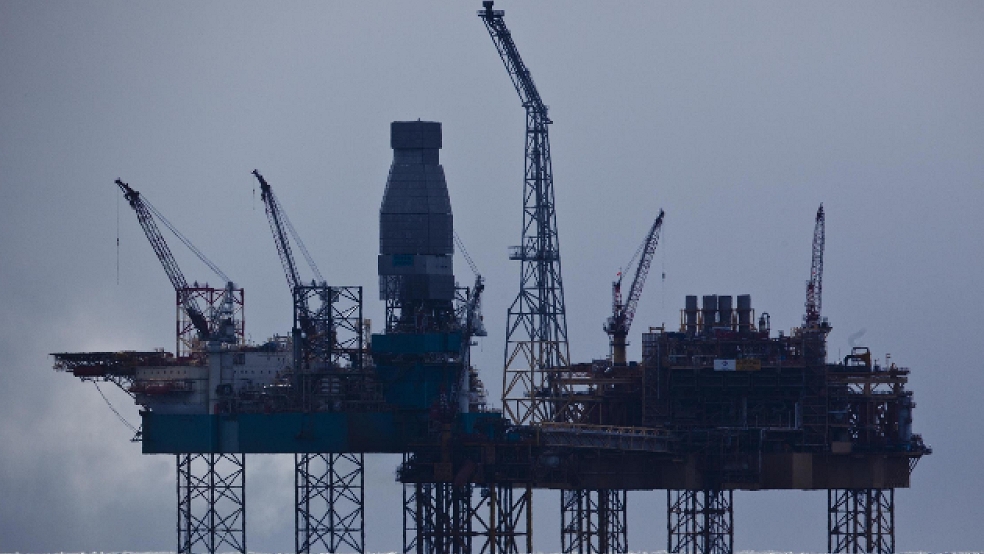 Das Symbolfoto zeigt die Erdgas-Plattform Elgin (Total) in der Nordsee vor der schottischen Küste. © Symbolfoto: dpa/Jörg Modrow/Greenpeace