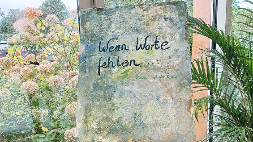Im Hospizhuus in Leer wird eine Ausstellung unter dem Motto »Wenn Worte fehlen« gezeigt.  © Foto: privat