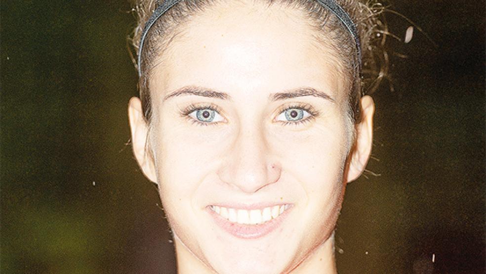 Laura Pruin erzielte beide Tore für den SV Ems Jemgum in Wilhelmshaven.  © Foto: Bruins