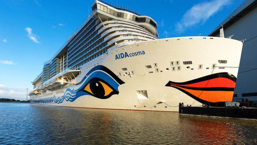 Soll am Freitag um Mitternacht Richtung Eemshaven aufbrechen: Die AIDAcosma.  © Foto: Meyer Werft