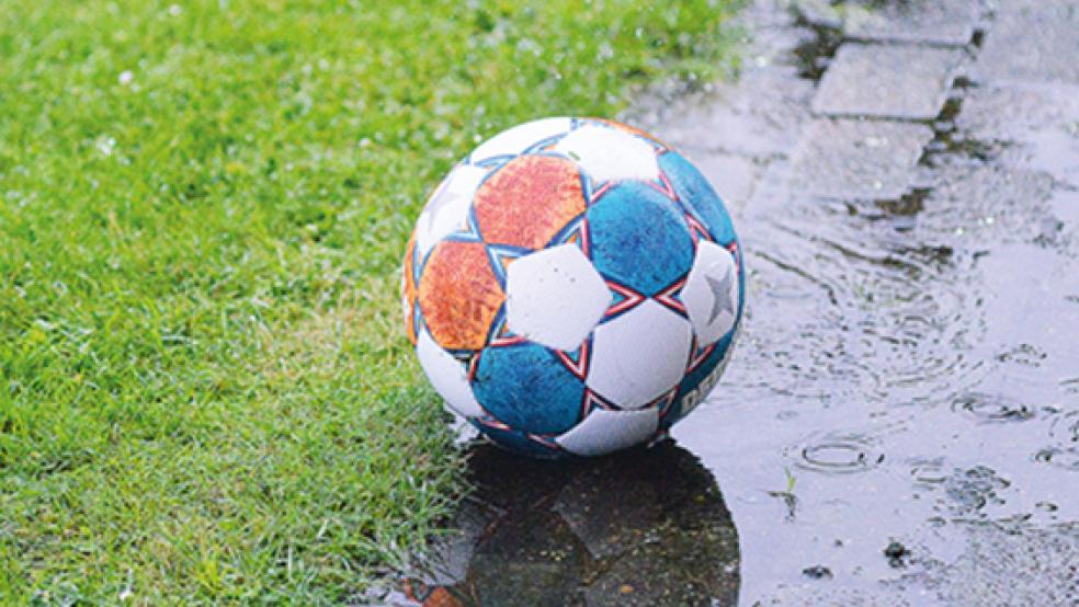 Zu viel Regen sorgte für Ausfälle im hiesigen Fußball.  © Foto: Born
